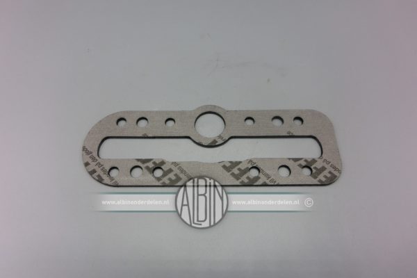De SPRUITSTUKPAKKING O2/O21/O22  is de pakking tussen spruitstuk en motorblok. Voor de Albinmotor O2/21/22. Tevens voor de Volvo Penta C10